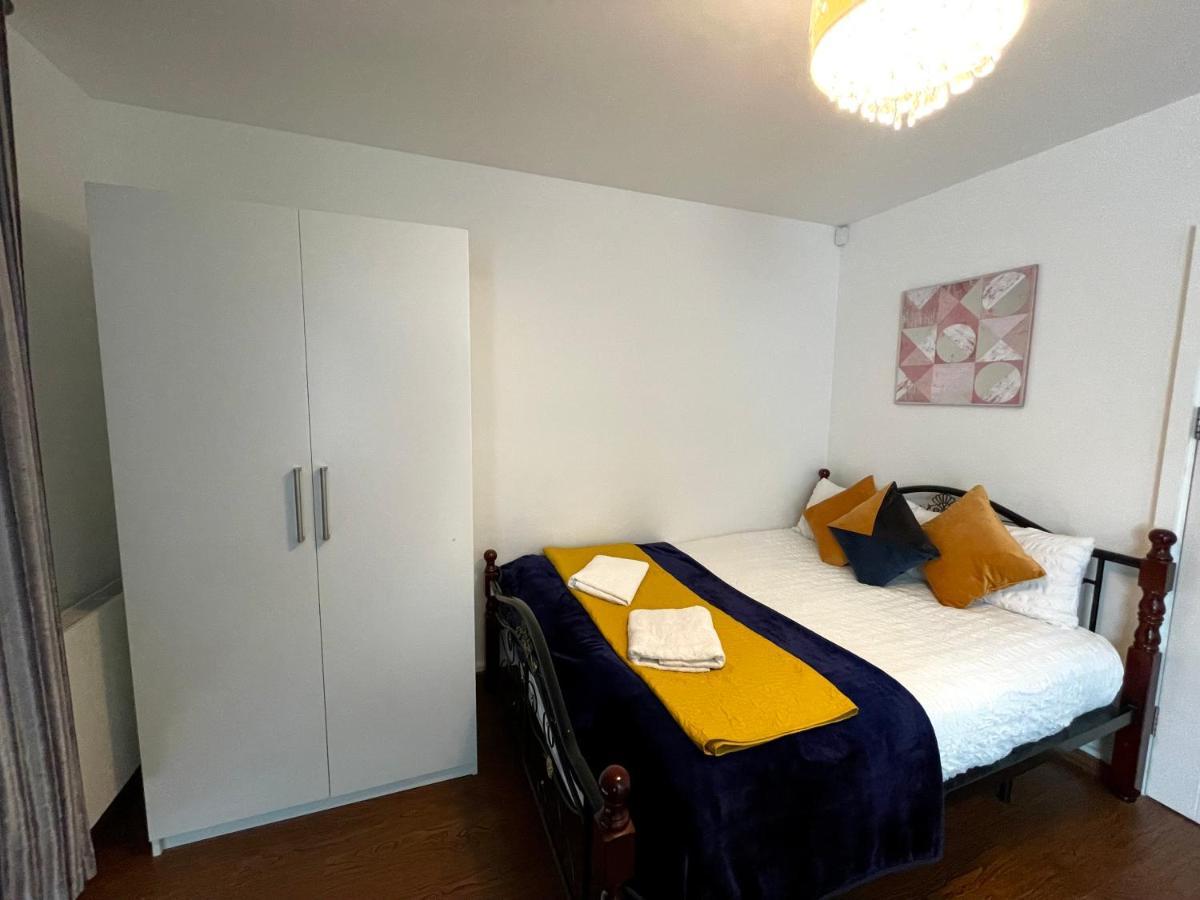 London Stratford Luxury House, 5 Minutes Walk Station, Westfield, 3 Bedrooms 3 Bathrooms, Reception, Garden, Parking Exterior foto
