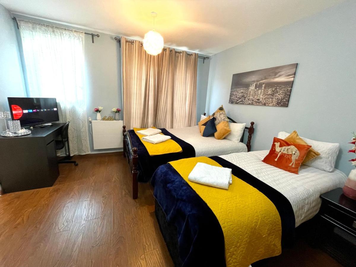 London Stratford Luxury House, 5 Minutes Walk Station, Westfield, 3 Bedrooms 3 Bathrooms, Reception, Garden, Parking Exterior foto