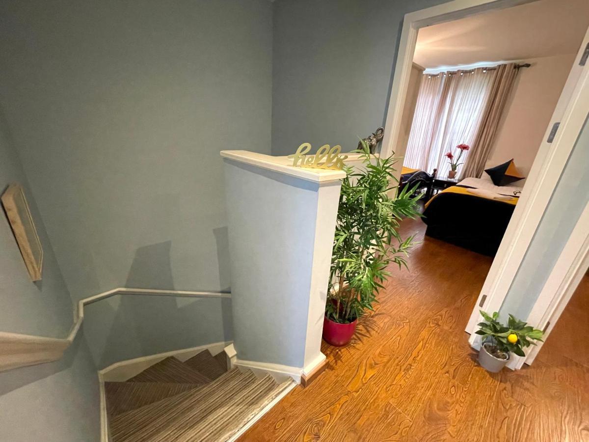 London Stratford Luxury House, 5 Minutes Walk Station, Westfield, 3 Bedrooms 3 Bathrooms, Reception, Garden, Parking Exterior foto