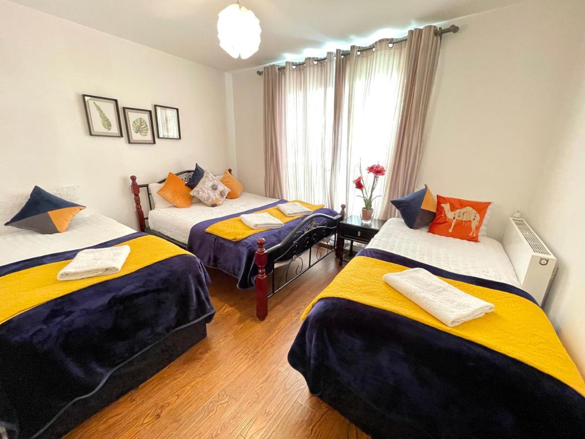 London Stratford Luxury House, 5 Minutes Walk Station, Westfield, 3 Bedrooms 3 Bathrooms, Reception, Garden, Parking Exterior foto
