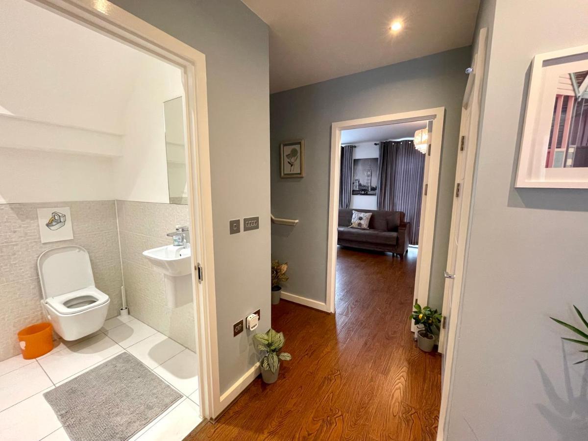 London Stratford Luxury House, 5 Minutes Walk Station, Westfield, 3 Bedrooms 3 Bathrooms, Reception, Garden, Parking Exterior foto